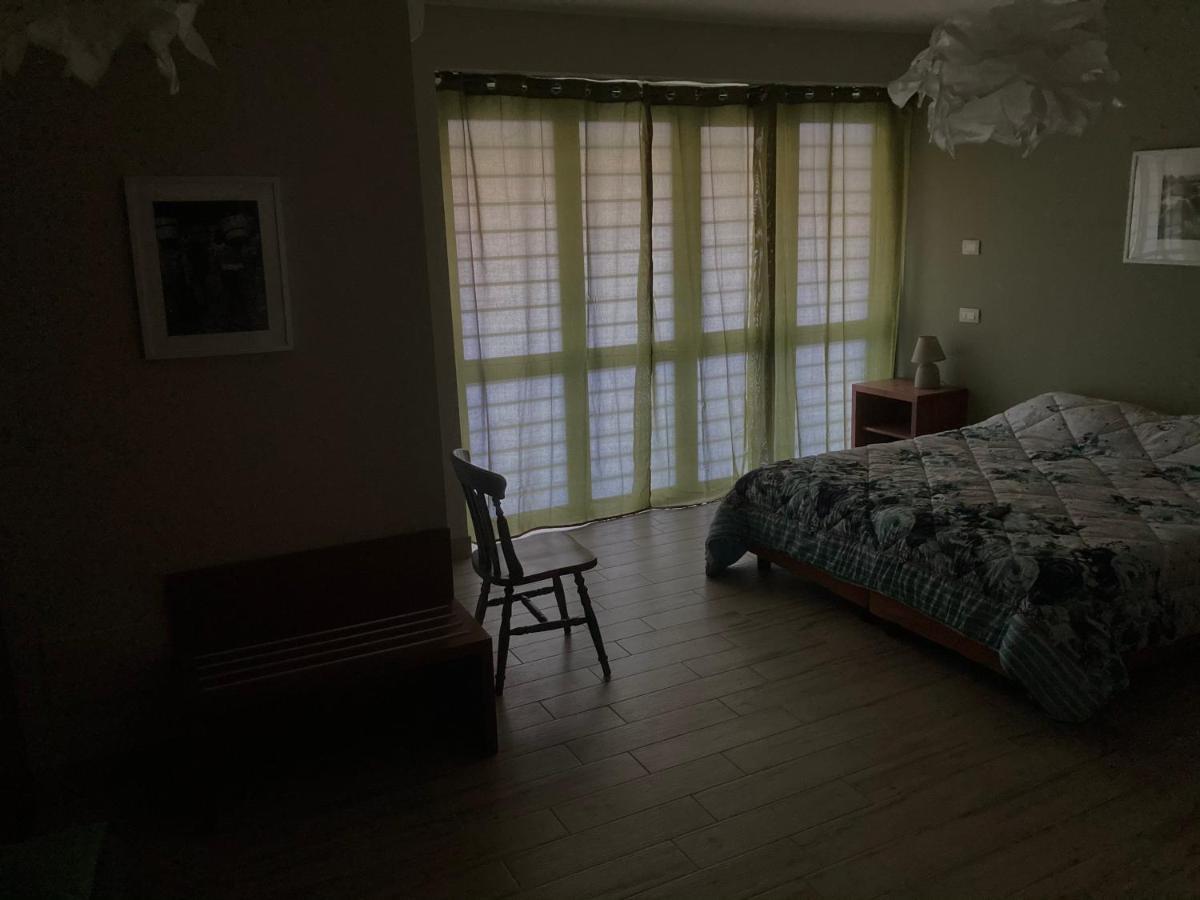 B&B Ruota Di Carretto นีโกโลซี ภายนอก รูปภาพ